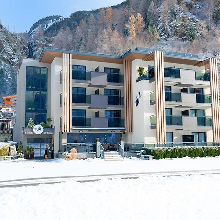 Vier Studios & Restaurant Längenfeld Exteriör bild