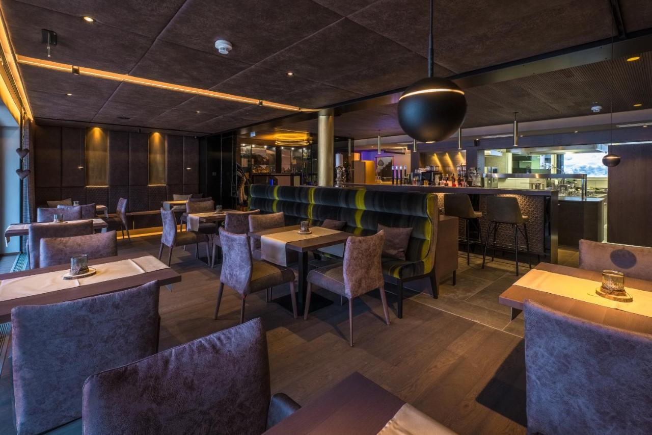 Vier Studios & Restaurant Längenfeld Exteriör bild