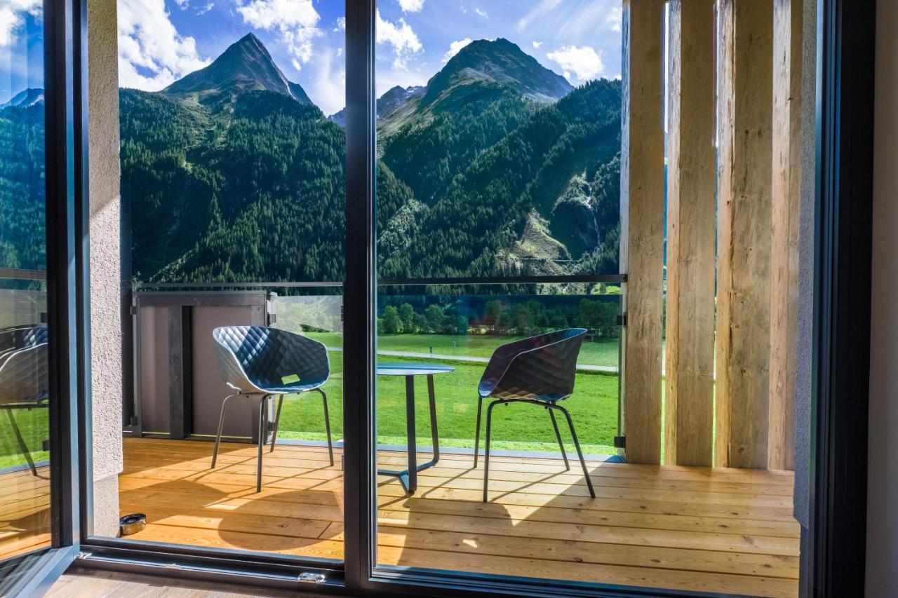 Vier Studios & Restaurant Längenfeld Exteriör bild