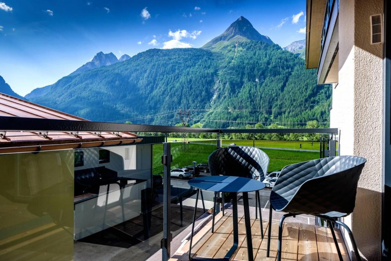 Vier Studios & Restaurant Längenfeld Exteriör bild