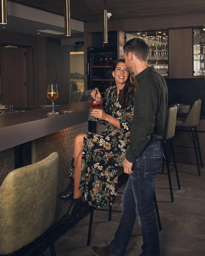 Vier Studios & Restaurant Längenfeld Exteriör bild