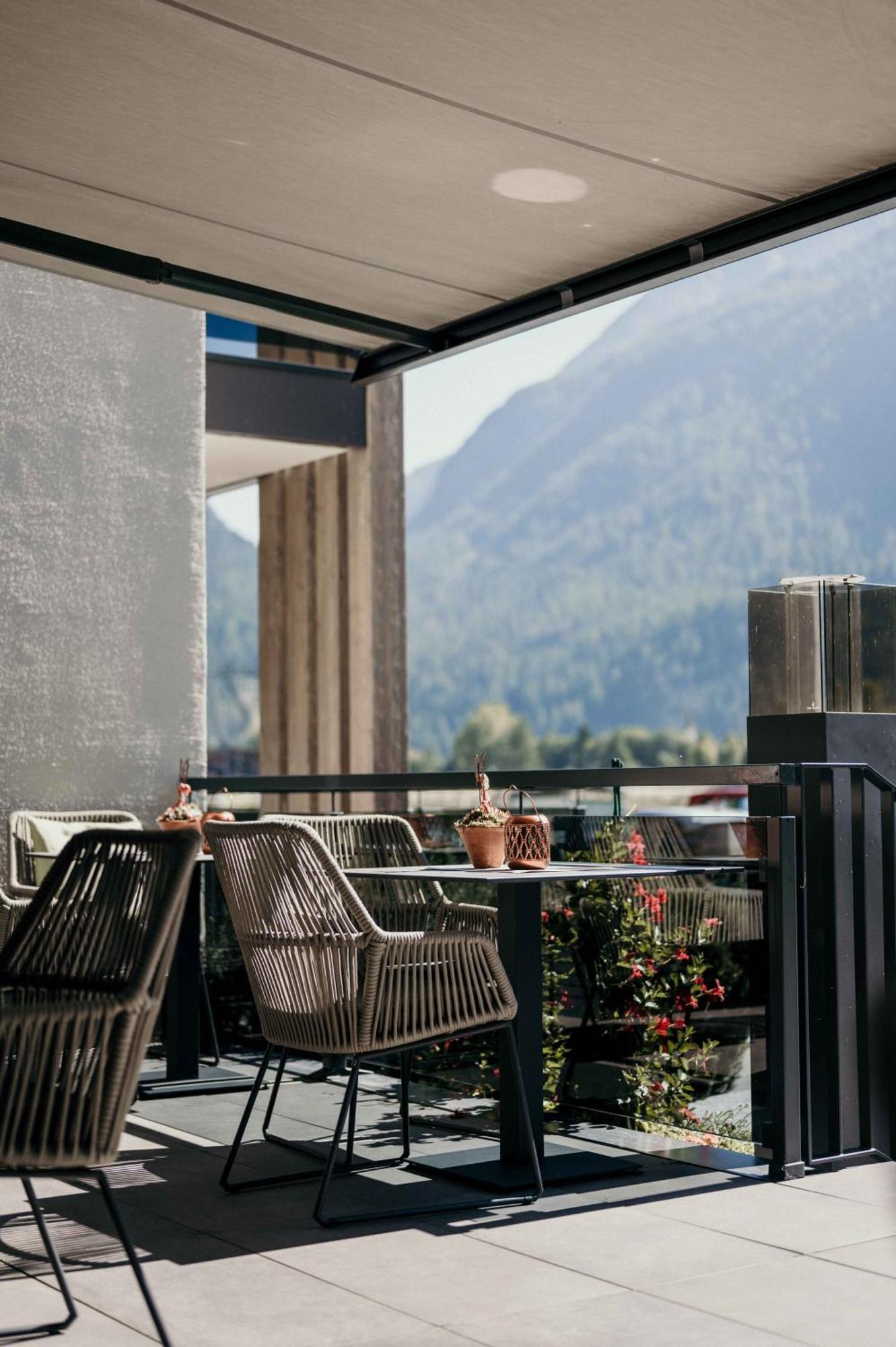 Vier Studios & Restaurant Längenfeld Exteriör bild
