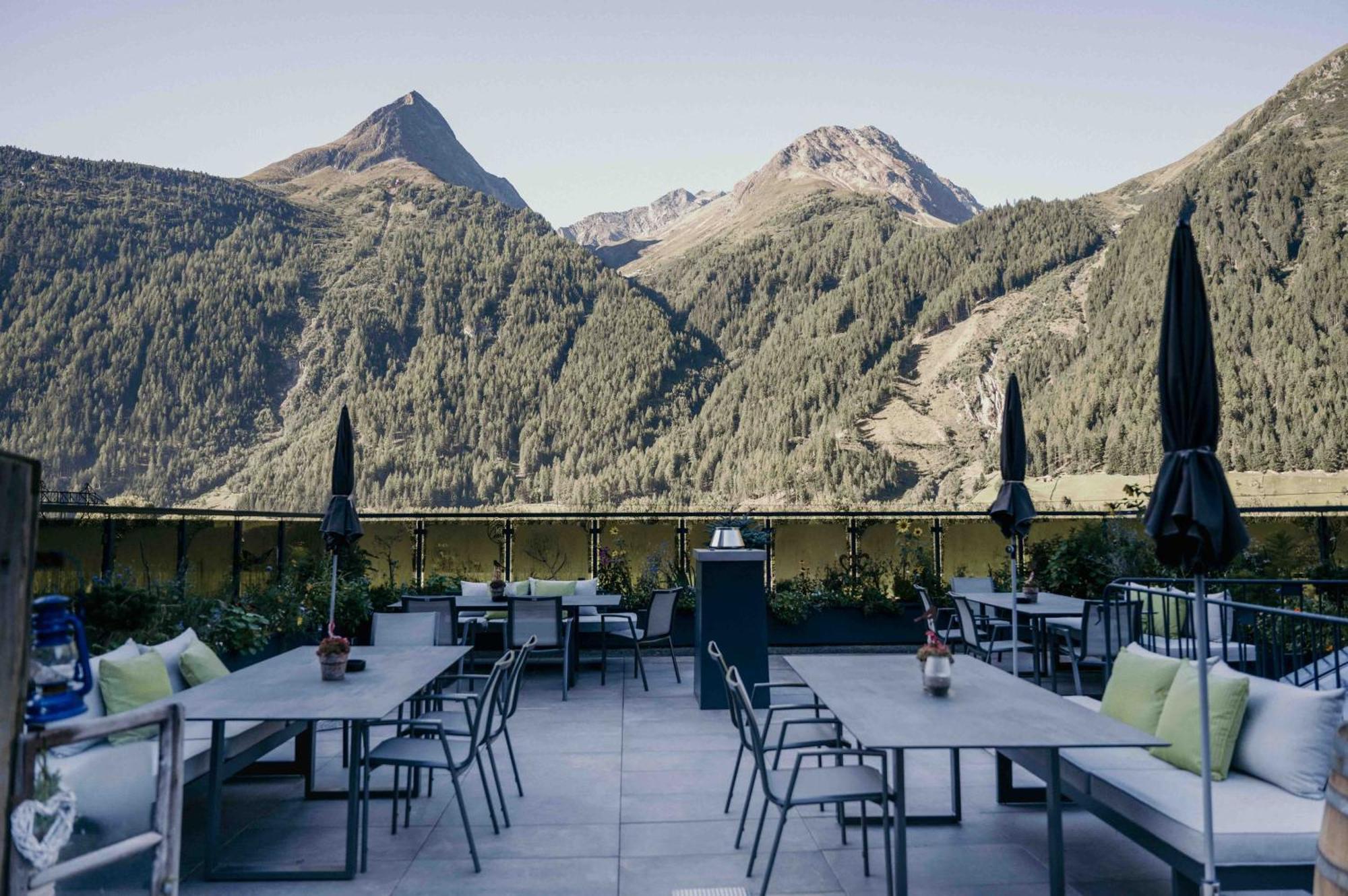 Vier Studios & Restaurant Längenfeld Exteriör bild